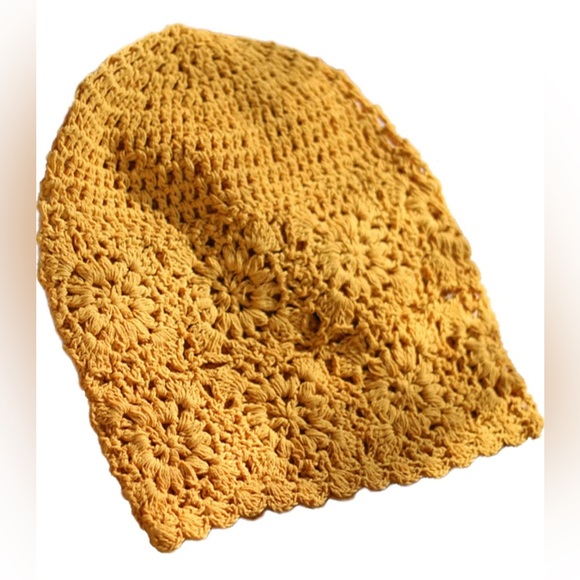 Hand Woven Hollowed-Out hat Stylish and Charming Flower Beanie - Picture 2 of 7